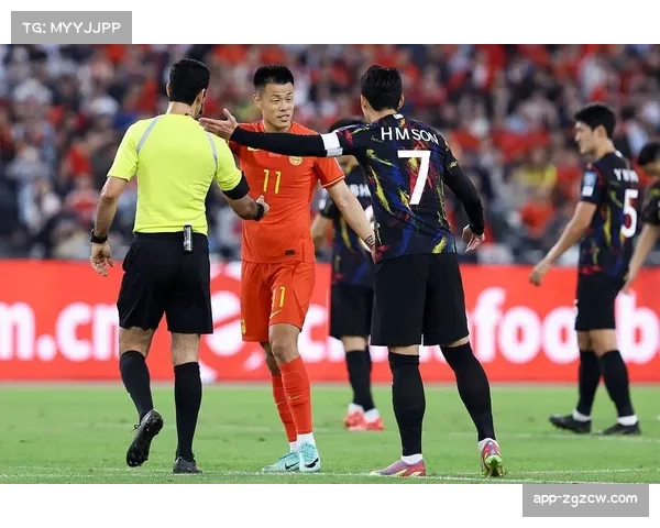 波鸿与科隆球员赛后因一次争议判罚在球员通道发生口角